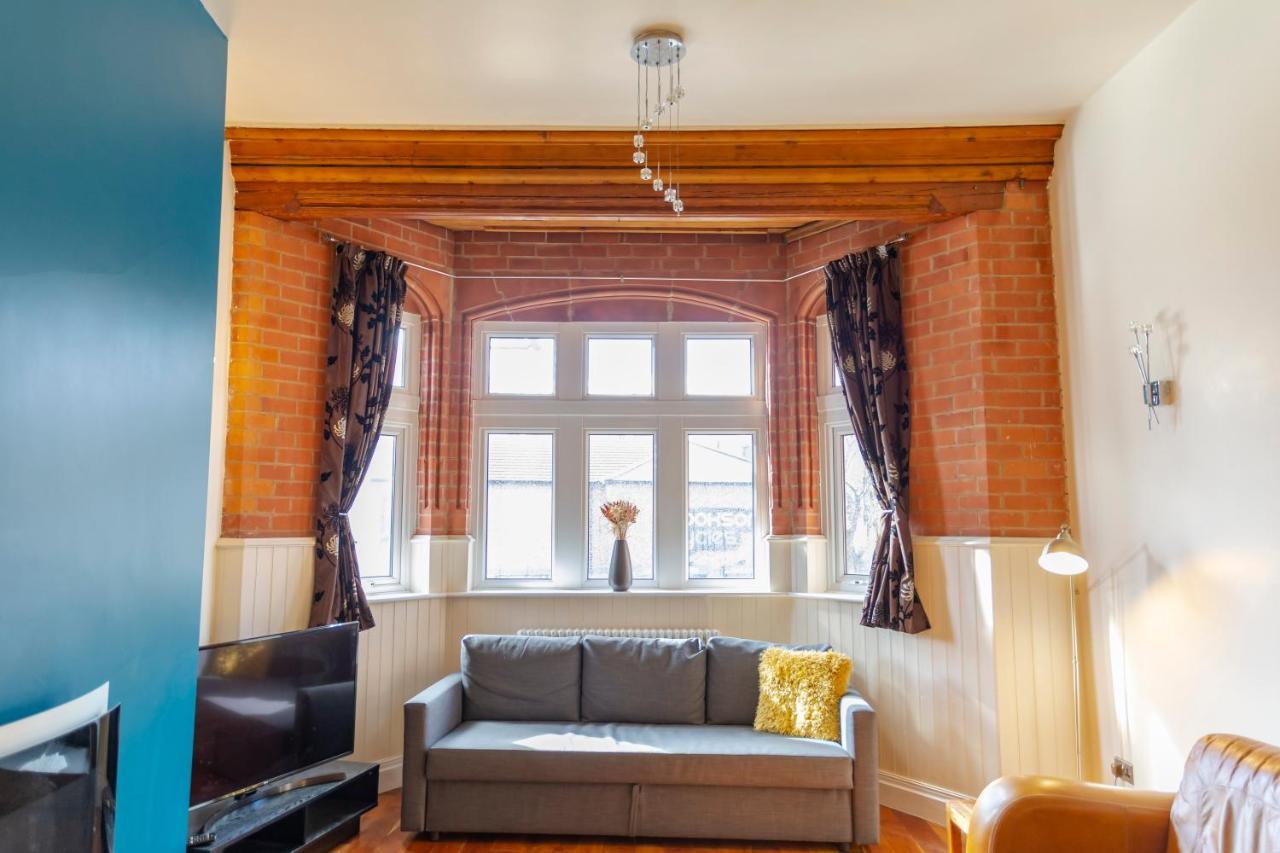 Apartment No 1 - The Old Red King Pub, Whitefield, مانشستر المظهر الخارجي الصورة