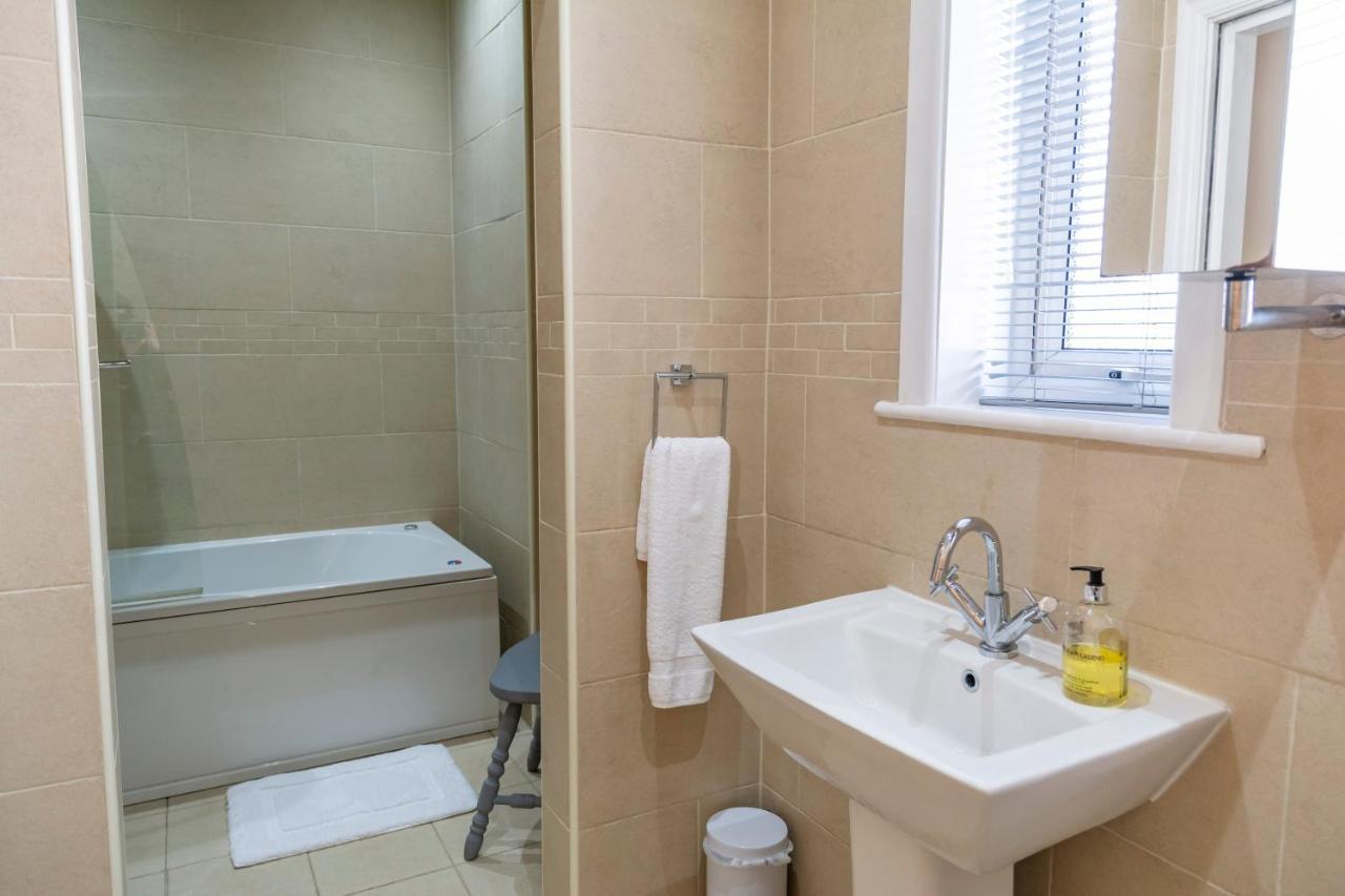 Apartment No 1 - The Old Red King Pub, Whitefield, مانشستر المظهر الخارجي الصورة